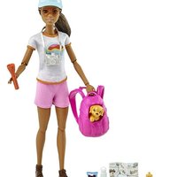Boneca Barbie Bem Estar Dia de Spa Caminhada Mochila Cachorrinho e Acessórios HNC39 Mattel