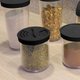 Kit 2 Farinheiras Plásticas com Tampa 250ml Porta Farofa Temperos Queijo Ralado Preto Uz
