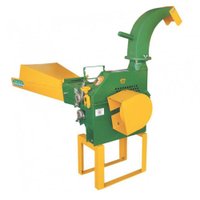 Ensiladeira Agrícola Maqtron  B-615 T com Cardan para Trator